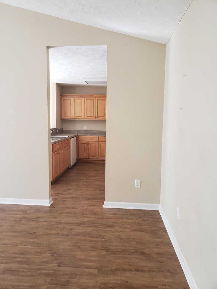 1020 Comfrey Ln #A - Photo 3 of 17