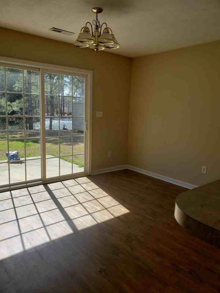 1020 Comfrey Ln #A - Photo 5 of 17