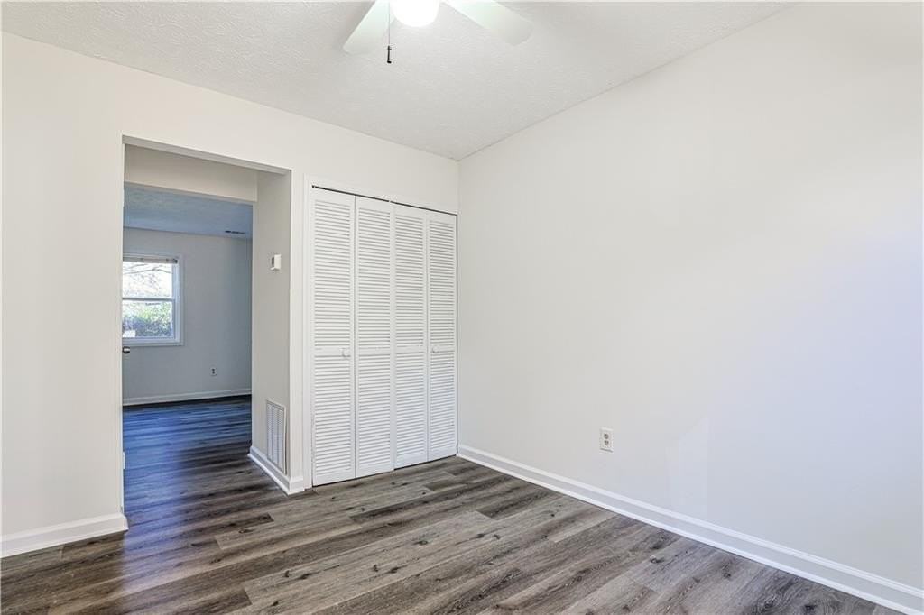 732 S Candler St - Photo 5 of 29