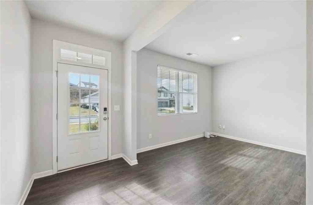 6637 Bluffview Dr - Photo 6 of 27