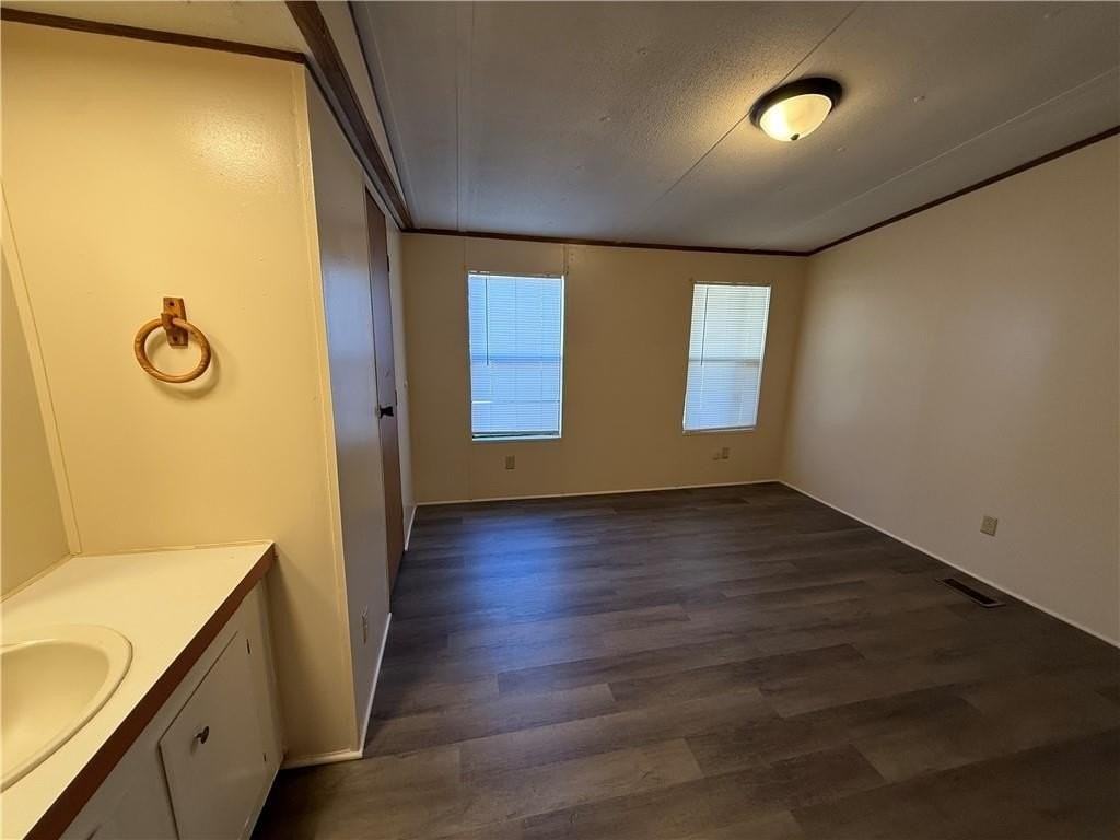 15 Elza Dr - Photo 6 of 13