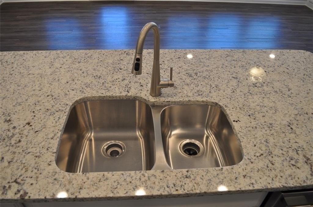 1365 Elderwood Way - Photo 4 of 33