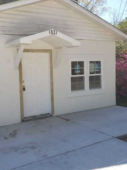 1021 Pine St #A - Photo 2 of 13