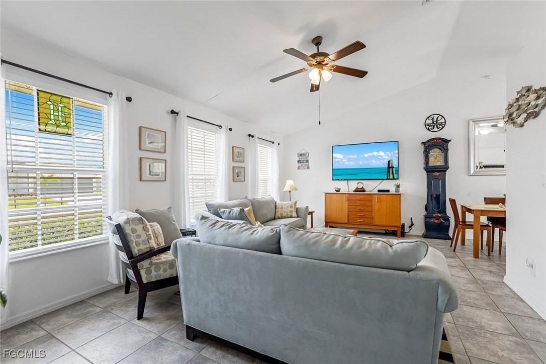 3518 Sw 8th Ct - Photo 4 of 23