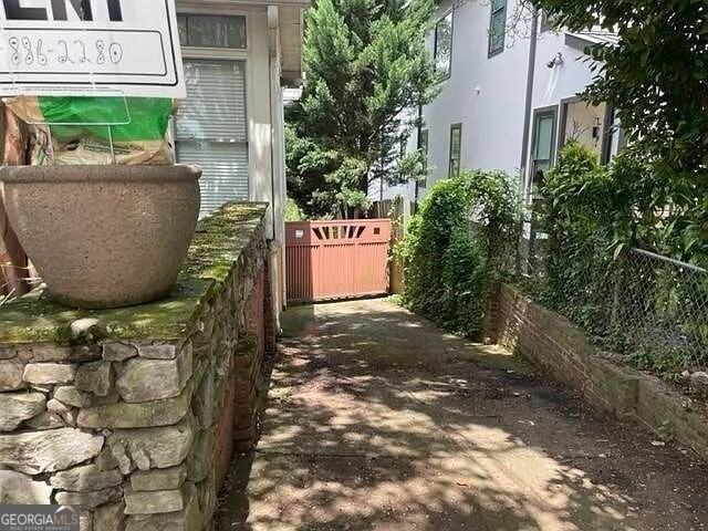 566 Rankin St Ne - Photo 2 of 11