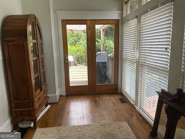 566 Rankin St Ne - Photo 3 of 11