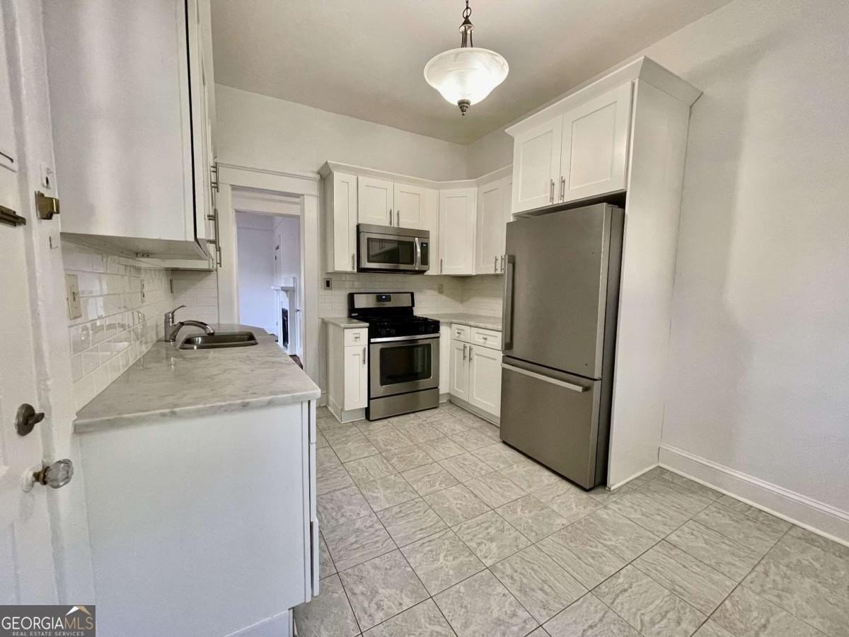 1193 Mansfield Ave Ne - Photo 6 of 19