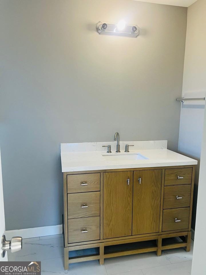 4388 Redwood St - Photo 3 of 27