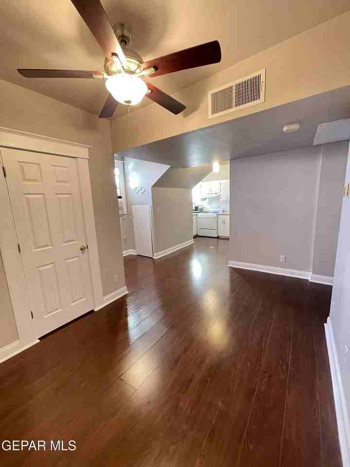 521 W Missouri Ave - Photo 2 of 14