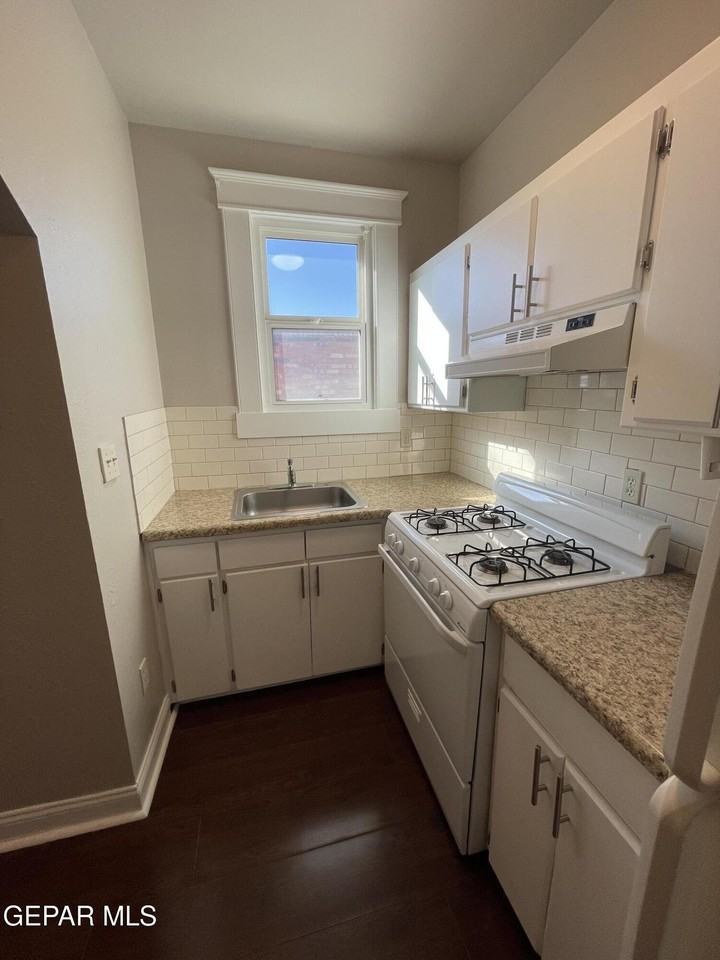 521 W Missouri Ave - Photo 4 of 14