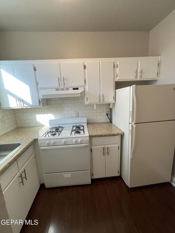 521 W Missouri Ave - Photo 5 of 14