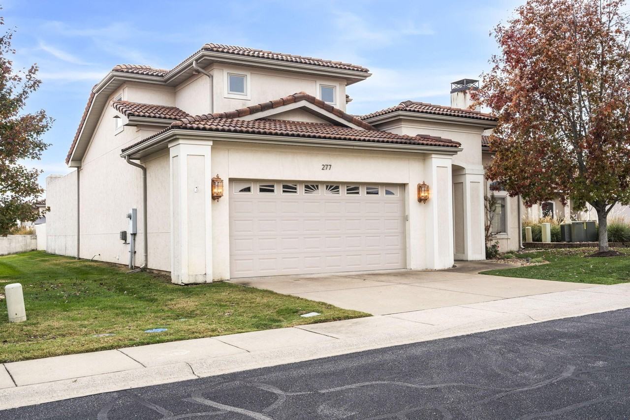 277 Siena Blvd - Photo 7 of 50