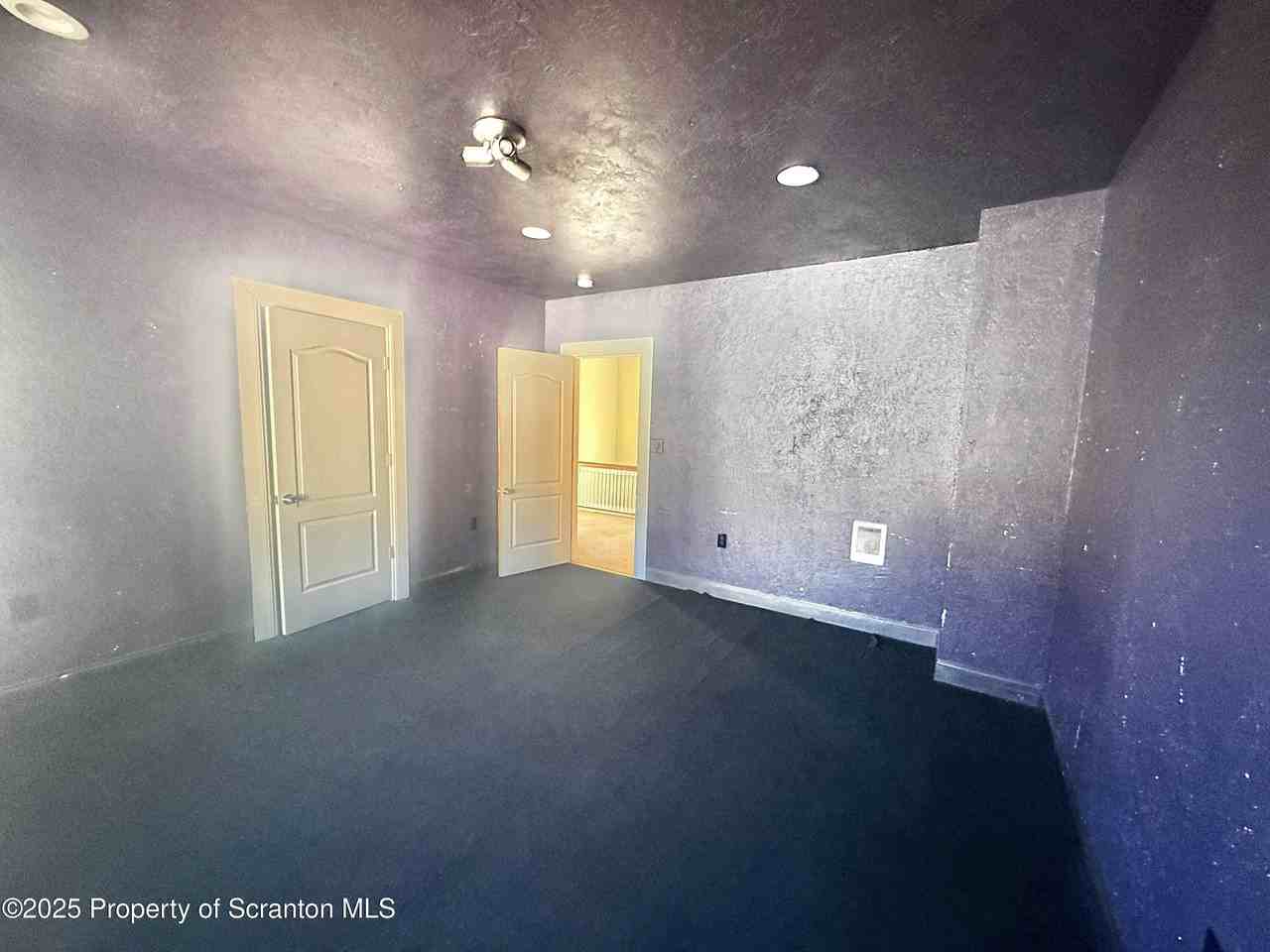 126 10th Ave - Photo 7 of 10