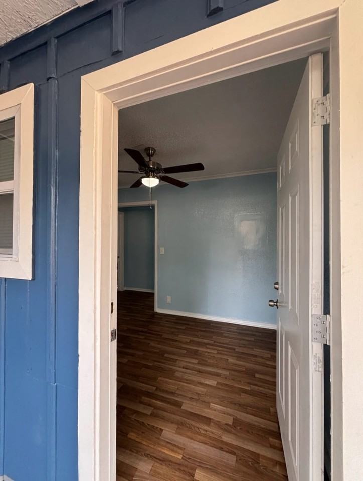 907 Winn St - Photo 2 of 12