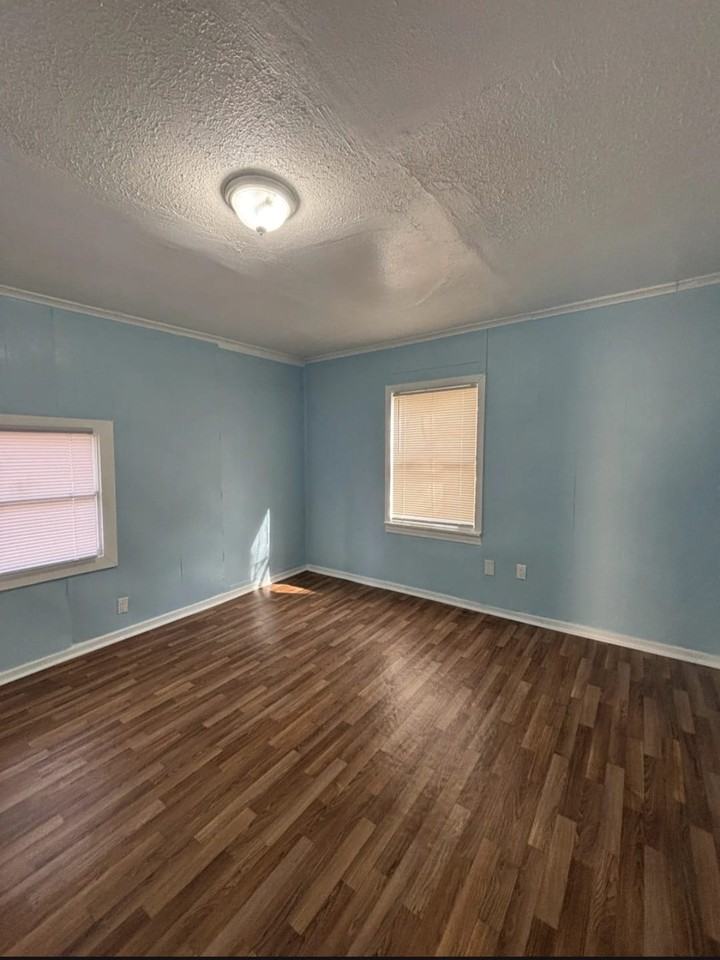 907 Winn St - Photo 7 of 12