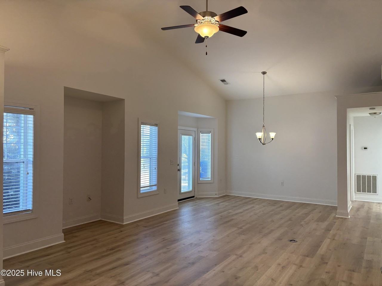 210 Diamond Cv - Photo 2 of 18