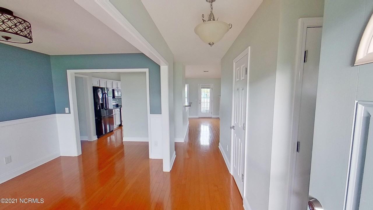 1001 Stoney Woods Ln - Photo 3 of 36