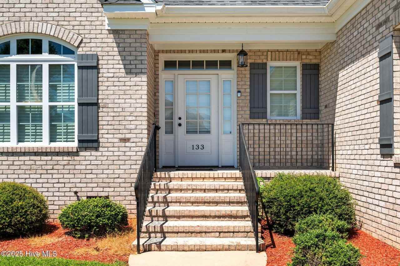 133 Blackwater Dr - Photo 7 of 48