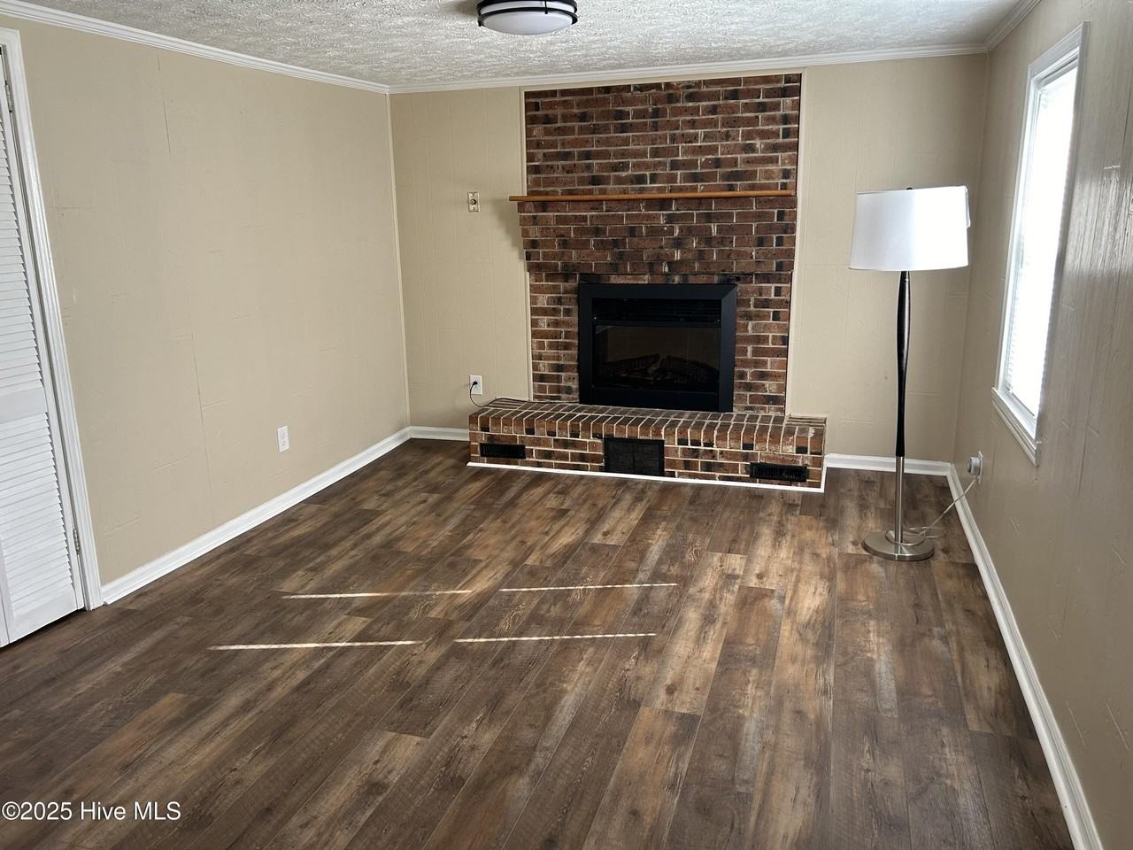 178 Rosalyn Rd - Photo 3 of 19