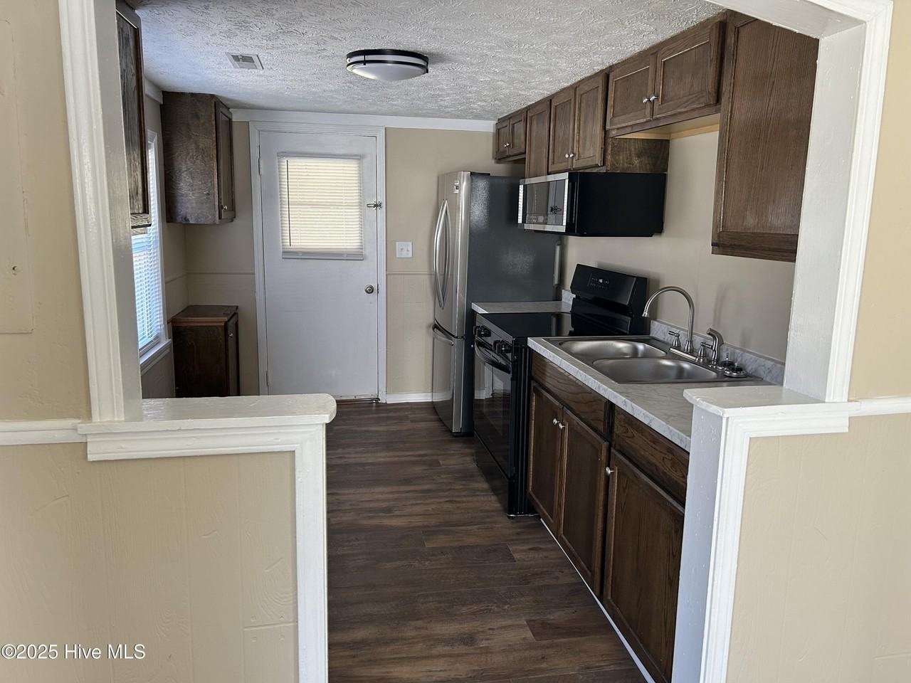 178 Rosalyn Rd - Photo 6 of 19