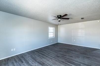 6305 29th St - Photo 5 of 23