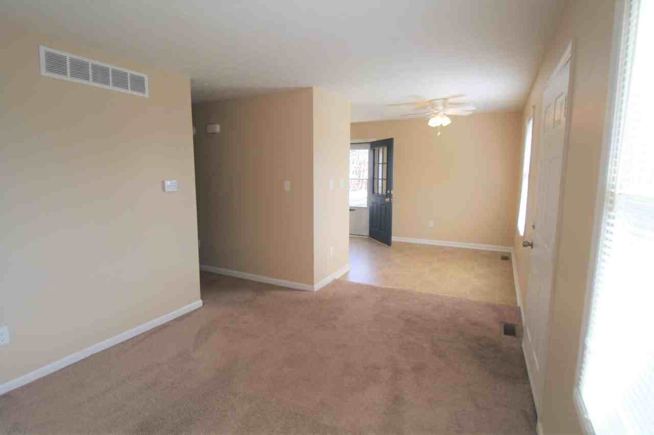 126 Henry Ct - Photo 4 of 11