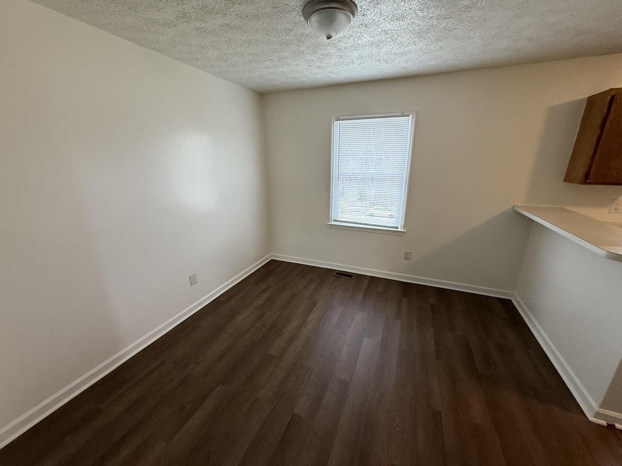 2156 Deauville Dr - Photo 4 of 21