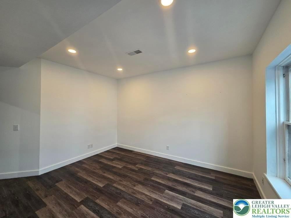 130 N 2nd St Apt C #C - Photo 3 of 10