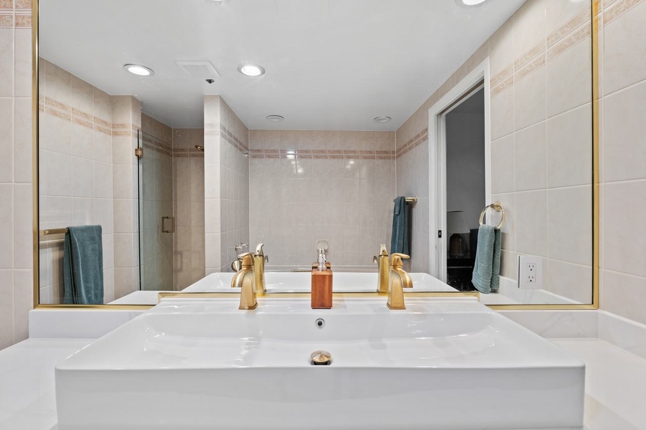 1010 Beach Avenue #402 - Photo 5 of 34