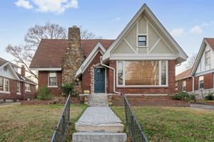 featured image of 871 University St