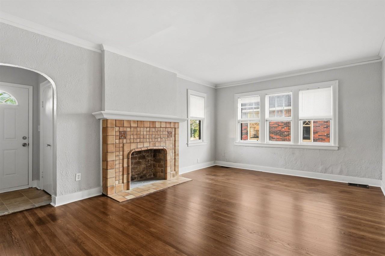 871 University St - Photo 5 of 26