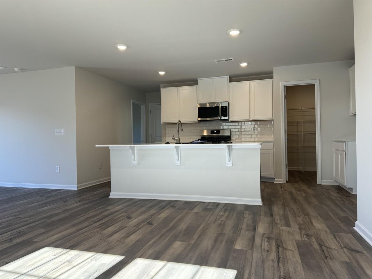 193 Brentwood Dr #1 - Photo 4 of 16