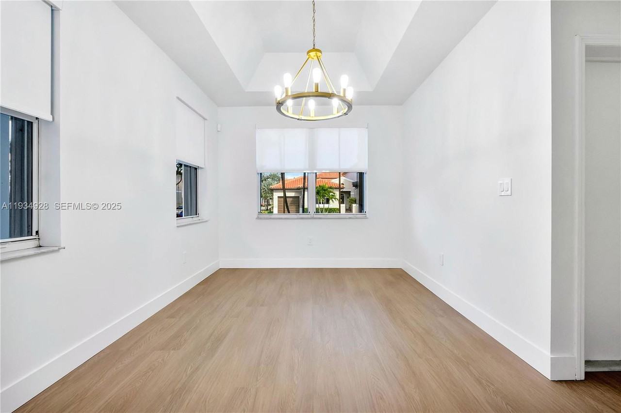 8354 Nw 142nd St - Photo 3 of 8