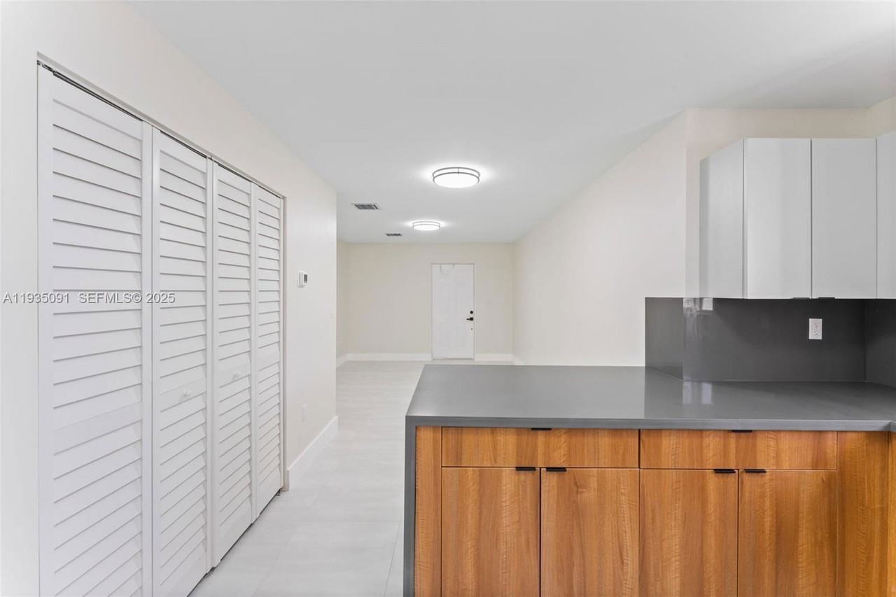 1181 Nw 66th St #1181 - Photo 5 of 8