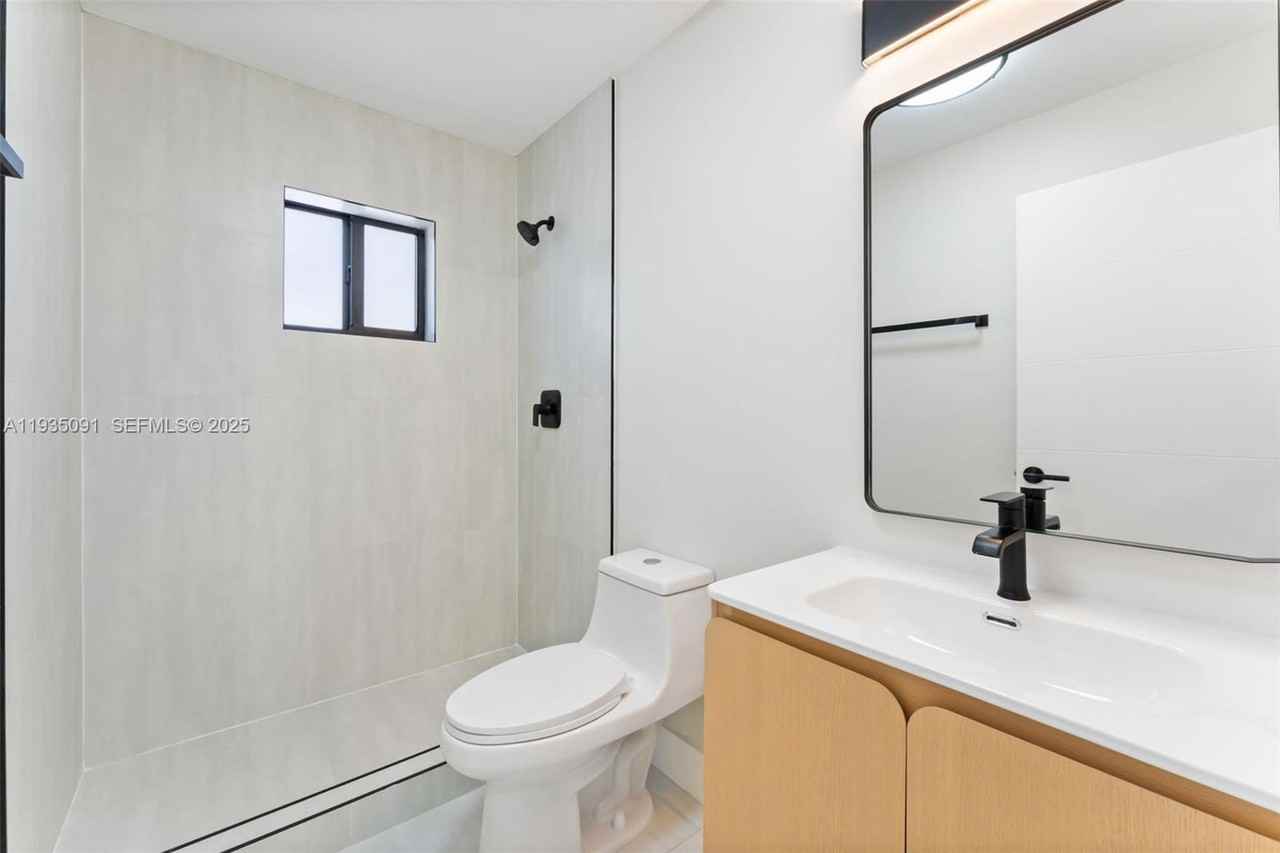 1181 Nw 66th St #1181 - Photo 6 of 8