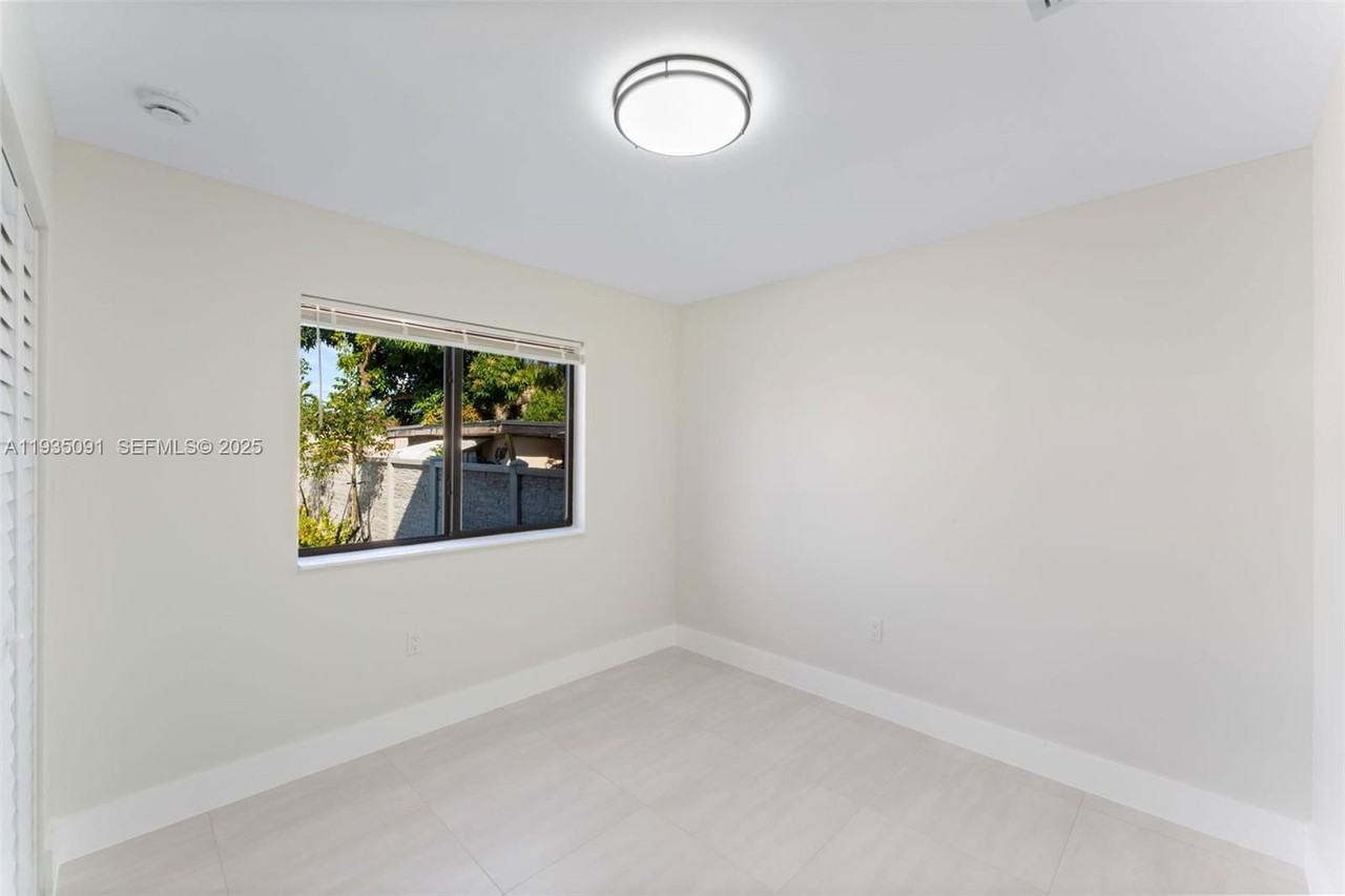 1181 Nw 66th St #1181 - Photo 7 of 8