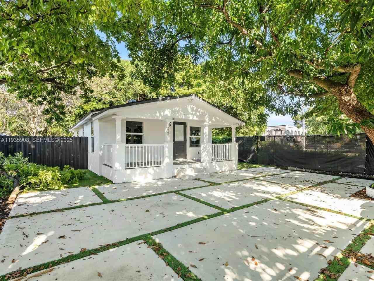 1829 Nw 62nd Ter - Photo 6 of 8