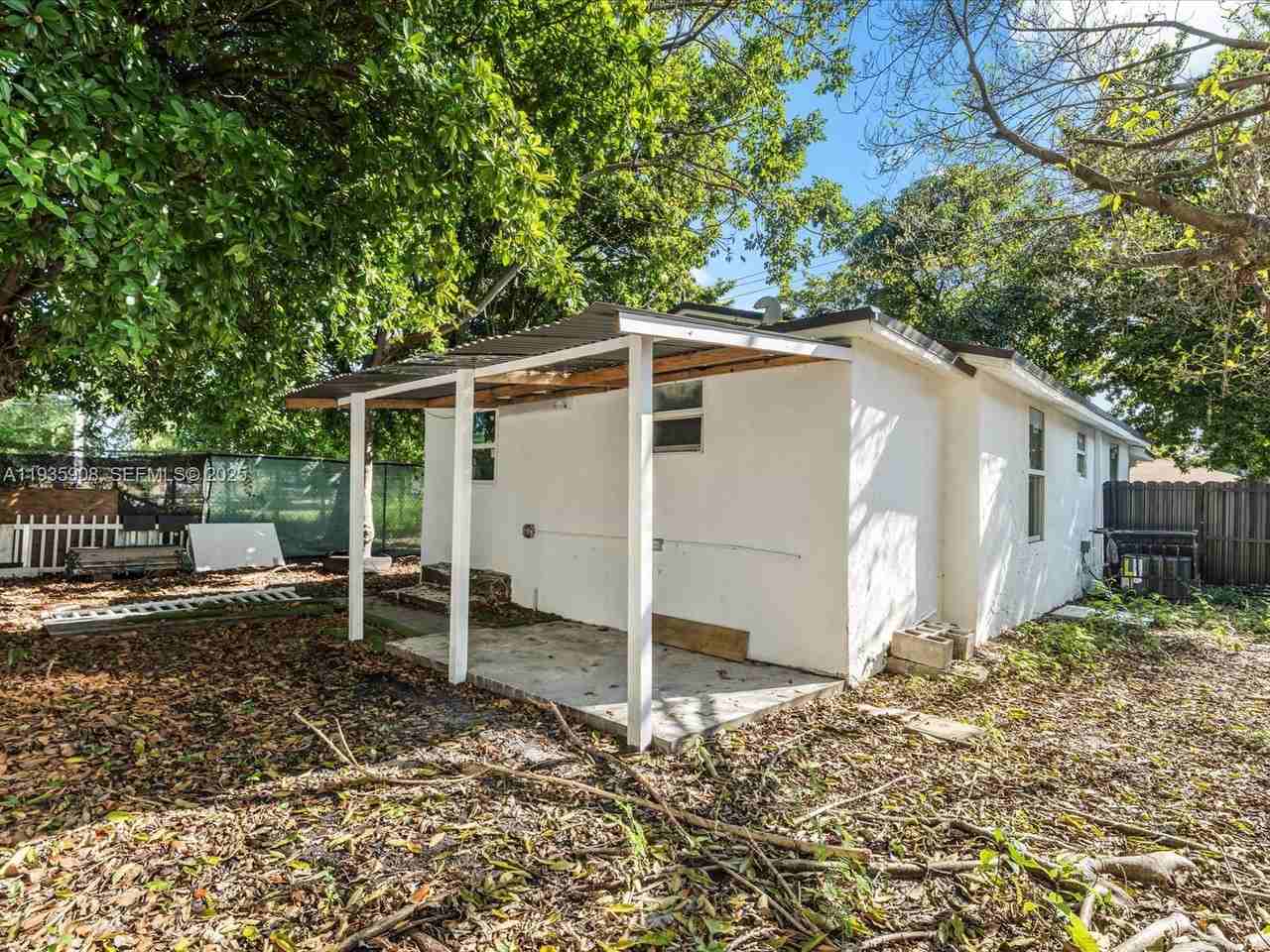 1829 Nw 62nd Ter - Photo 7 of 8