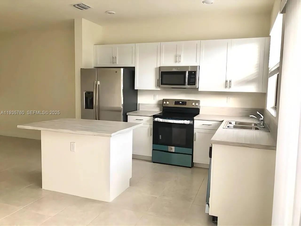 3276 W 106th Ter #3276 - Photo 4 of 8