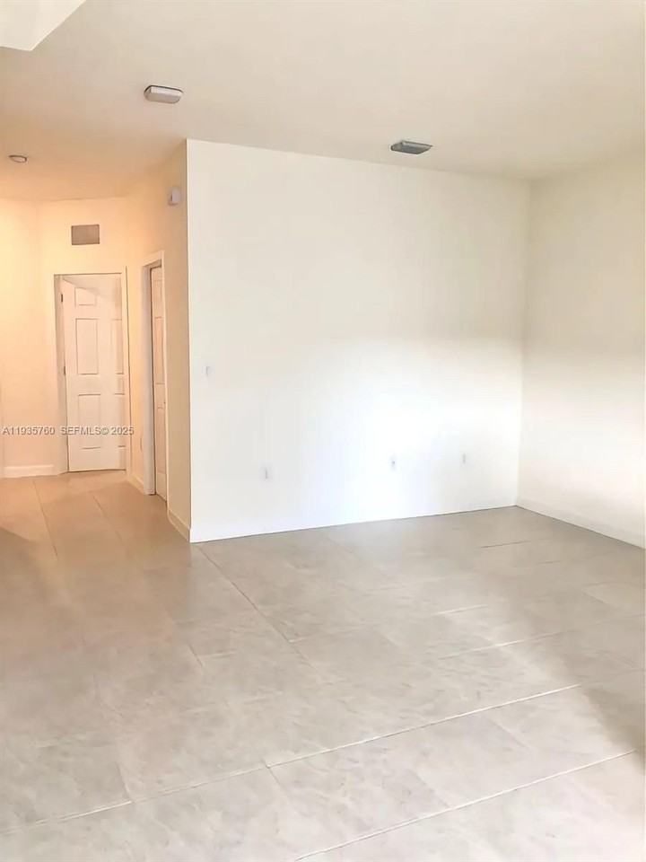 3276 W 106th Ter #3276 - Photo 6 of 8