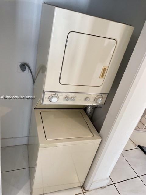 9173 Fontainebleau Blvd #3 - Photo 7 of 8