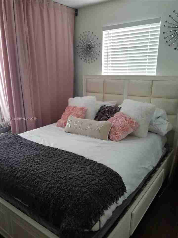 200 Ne 110th St #200 - Photo 7 of 8