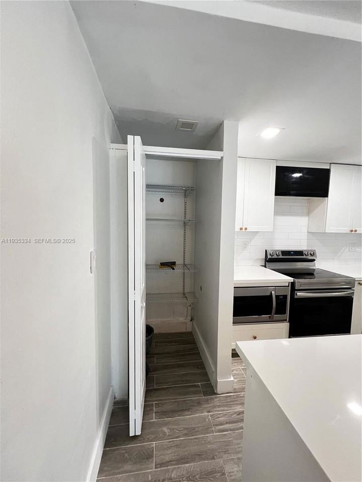 4470 Nw 79th Ave #1C - Photo 4 of 8