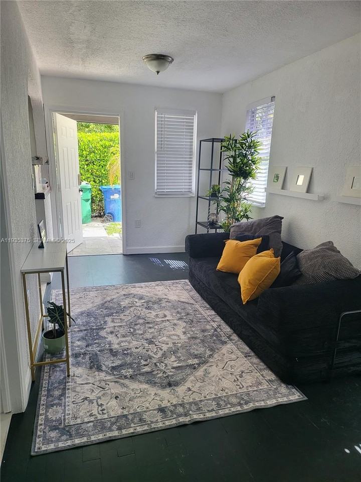 210 Ne 110th St #210 - Photo 2 of 8