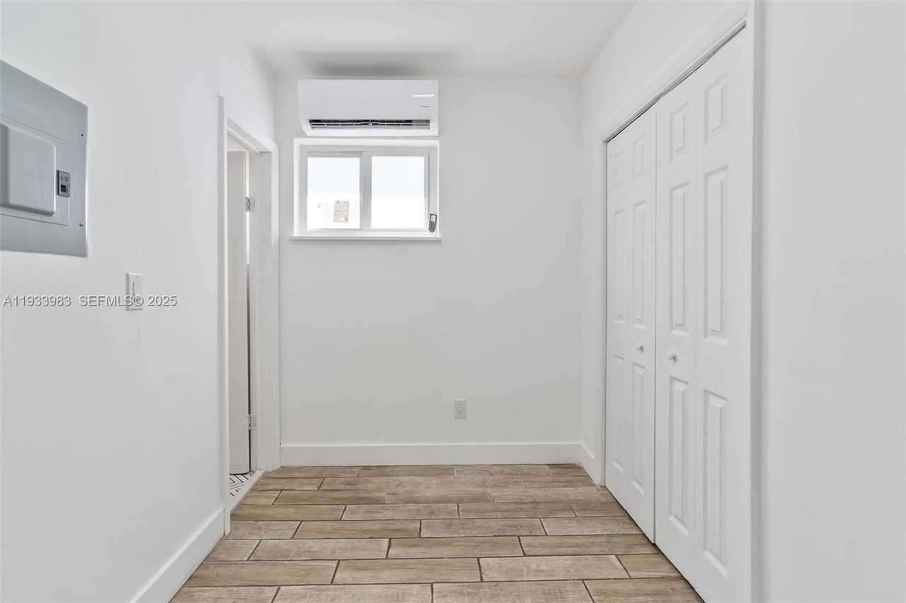 2190 Sw 14th Ter #6 - Photo 2 of 8