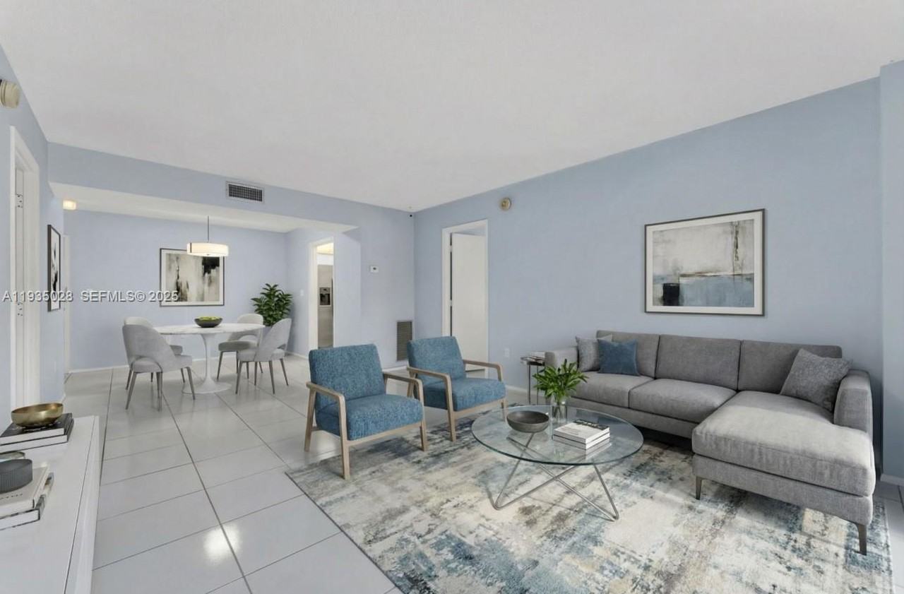 4172 Inverrary Dr #304