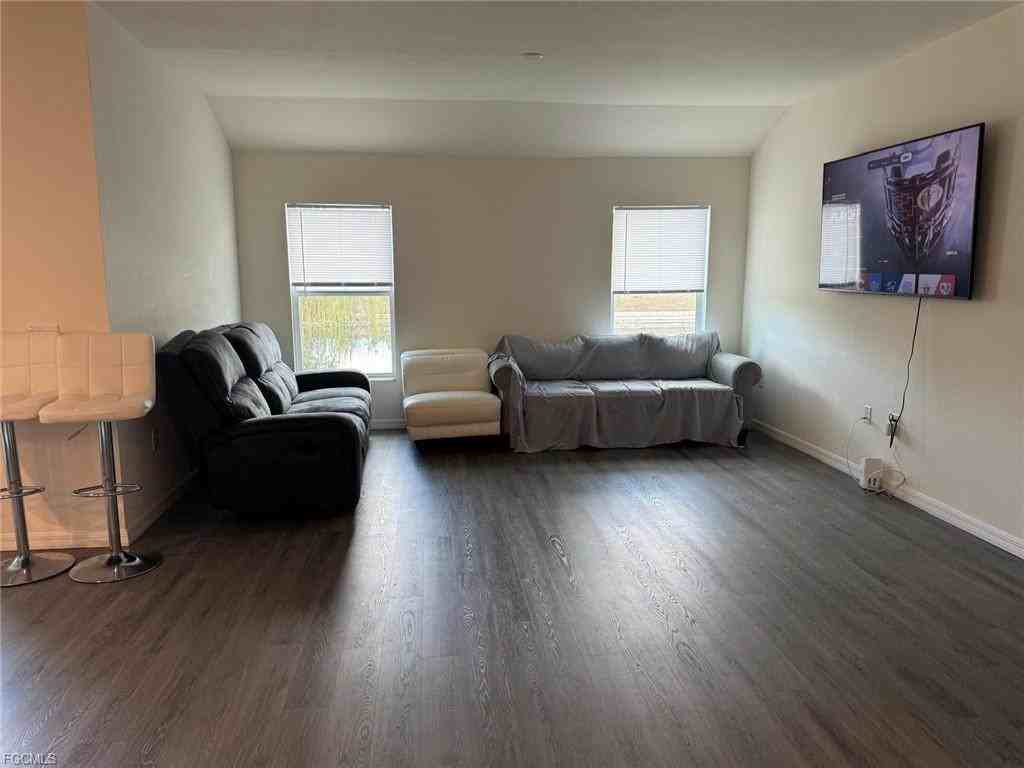 2515 Sw 2nd Ter - Photo 6 of 8