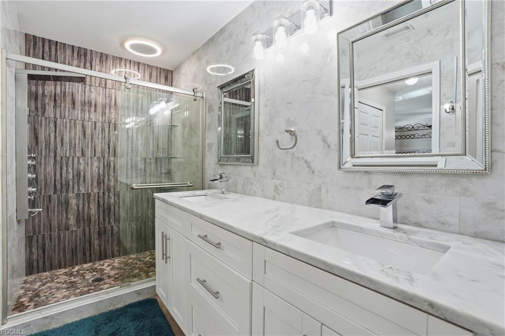 4421 Sw 14th Pl - Photo 4 of 8