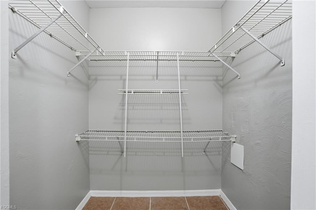 4421 Sw 14th Pl - Photo 5 of 8