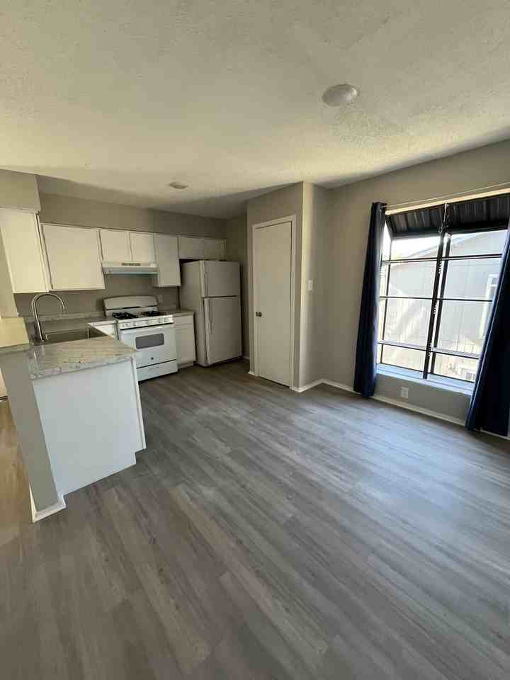 606 Bracewood Cir #C - Photo 2 of 5